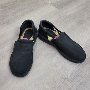 NWT Genuine Leather black elastic band rubber sole loafers cushy inner sole